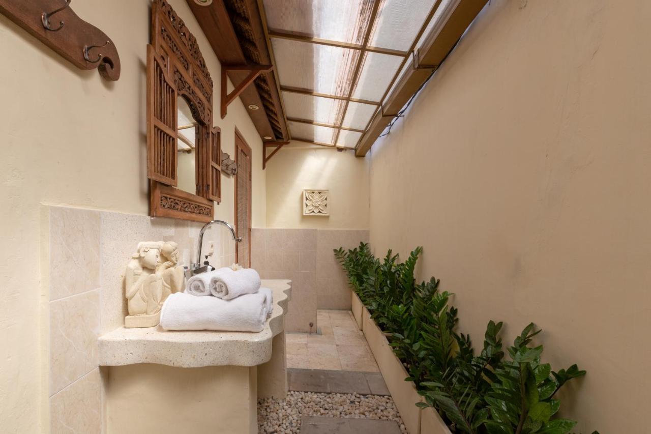 Villa Poppy Seminyak Luaran gambar
